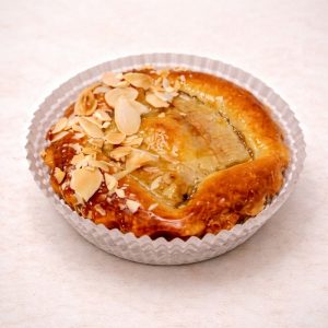 Amandīne ar rabarberiem